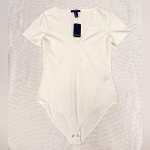 BNWT Forever 21 Basic White V-Neck Short Sleeve Bodysuit